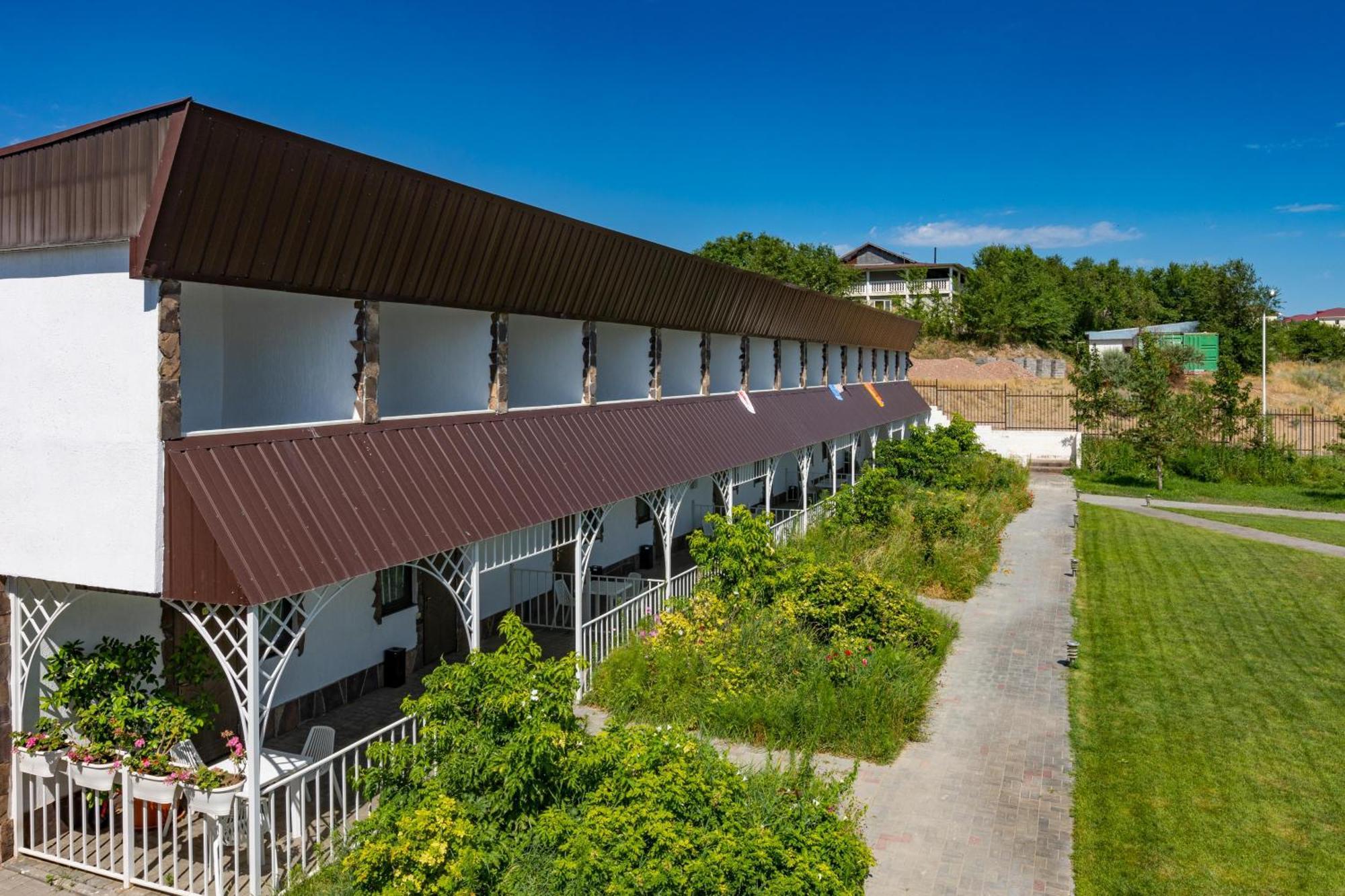 La Dolce Vita Resort Kapchagay Exterior photo